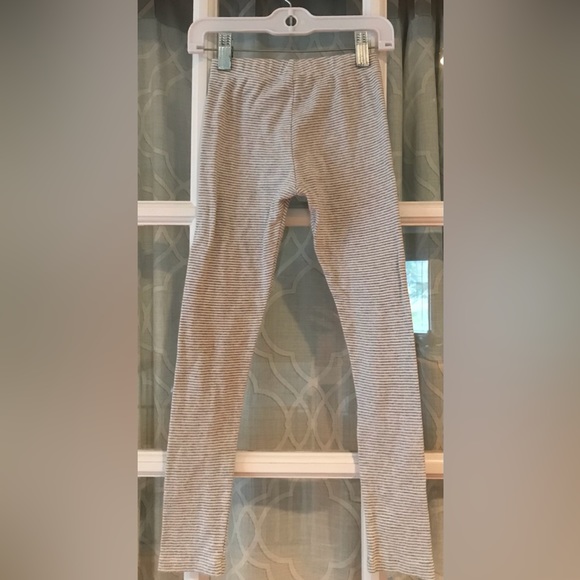 Tea Collection size 7 yr light gray + white striped leggings, 100% cotton EUC - Picture 2 of 2